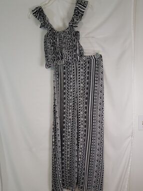 Kiwi & Punch Black & White Tribal Print Ruffled Smocked Top With Side Slit Pants